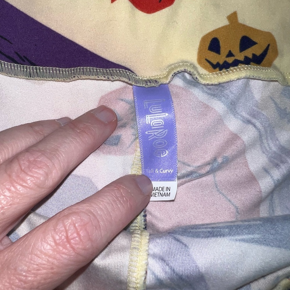 LuLaRoe butter soft leggings Disney Nightmare Before Christmas size T&C XL XXL - Picture 3 of 7